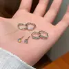 Set de Aretes de Diamante de Banda Lisa Sencilla para Mujer Nicho Exquisito Versátil para el Día a Día Mini Pequeño Femenino Joyería para Orejas Venta al por Mayor