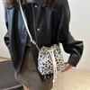 Bolso bandolera tipo cubo con estampado de leopardo, sencillo, de otoño 2024, moderno, estilo occidental, informal, para uso diario
