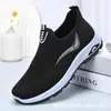 Zapatos de tela del viejo Pekín para mujer, zapatos planos de una sola capa para primavera y otoño, suela suave antideslizante, zapatos para madre de mediana edad y ancianos, zapatilla casual sin cordones