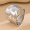 Europa y Estados Unidos joyería transfronteriza viento frío arco suave pulsera de resorte anillo de metal irregular versión ancha traje de anillos