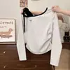 Camiseta Manga Longa Off-Shoulder com Estampa de Laço Estilo Coreano para Mulheres, Nova Versátil Slim-Fit para Primavera e Outono Ins