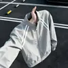 Jaqueta Patchwork Listrada Estilo Americano Preta, coleção de outono masculina, estilosa e sofisticada, com gola alta, design de jaqueta bomber e estilo de jaqueta baseball unissex
