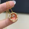 Coco Collar de Perlas Doradas con Patrón de Diamantes Simple y Sofisticado Transmisión en Vivo Nueva Versión de Gama Alta Artesanía de Precisión CNC Cadena de Clavícula de Nicho