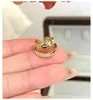 Pinzas para Orejas de Doble Capa con Madreperla Galvanizadas en Oro Real de 18 Quilates para Mujeres Sin Perforaciones, Pinzas para Cartílago de Oreja Simples y de Moda, Aretes de Alta Gama y Elegantes