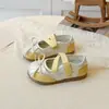 Sapatos de Princesa Infantis Tendência com Laço 2026 Primavera e Outono Novos Casuais Versáteis Sapatos de Couro Infantis para Meninas Pequenas