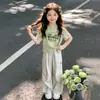 Conjunto de Roupa Fresca de Verão para Meninas Conjunto de Moda Estiloso de Verão para Crianças Médias e Grandes Camiseta de Manga Curta Calça Cargo Conjunto de Duas Peças