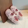 Zapatos de cuero con lentejuelas estilo hada para niñas, nueva colección primavera/otoño 2026, bailarinas de suela blanda con tiras cruzadas y adornos de perlas, zapatos de princesa