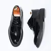 Zapatos de vestir de cuero para hombre estilo británico, talla grande, zapatos casuales formales para oficina de negocios, zapatos brogue de charol para hombre