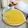 Tapete de banheiro criativo com tema de frutas, absorvente e macio, com textura de cashmere sintético, adequado para banheiro ou entrada de vaso sanitário, e pode ser usado como um tapete decorativo em apartamentos alugados