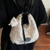 Bolsa Tote de Lã Fashion para Mulheres 2025 Novo Design Retrô Mochila Grande Capacidade Versátil Bolsa de Ombro Único Axila
