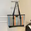 2026 Verano Casual Arcoíris Tejido Nueva Moda Personalizado Bloque de Color Casual Gran Capacidad Bolso de Hombro Debajo del Brazo