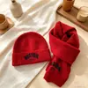 Conjunto de Chapéu de Tricô com Padrão de Letras e Cachecol para Crianças para Outono e Inverno, Proteção Quente para Orelhas para Meninos e Meninas, Chapéu e Cachecol de Bebê