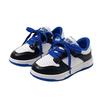 Zapatos para niños, primavera 2024, nuevos zapatos de tablero blanco antideslizantes de cuero para niños, zapatillas para correr para estudiantes de talla mediana y grande.