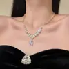 Brincos de Tarraxa com Strass Gota de Água Colar Moda Luxo Leve Pingente Corrente para Clavícula Celebridade da Internet Colar com Toque de Luxo Zircônia Brilhante