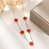 Acero de Titanio Color Dorado de 18K Collar, Pulsera, Pendientes y Anillo de Trébol de Cinco Hojas Lisos, Set de Cuatro Piezas, Joyería de Moda para Mujer