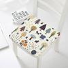 Almofada de Cadeira de Espuma Viscoelástica Espessa Personalizada Almofada de Assento de Escritório Almofada de Bumbum para Jardim de Infância Almofada Quadrada de Flanela Universal para Quatro Estações
