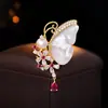 Broche de Mariposa de Nácar Natural Borla de Circonita Colorida Pin de Perla Nuevo Estilo Chino Lujo Ligero Corsage para Abrigo Traje