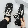 Novos sapatos masculinos de outono: cabedal em couro respirável, estilo de treino alemão, modernos e versáteis, tênis retrô de sola reta, casuais e esportivos