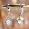 Pendientes Rongxing de Cruz con Circonita Blanca Redonda de Cuatro Garras para Mujer, Pendientes de Aro y Ganchos para Oreja Coreanos Dongdaemun