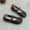 Sapatilhas Femininas de Couro Genuíno Estilo Novo Transfronteiriço Primavera/Verão 2026 Sapatos Femininos Artísticos Vintage com Bico Redondo, Sola Lisa, Slip-On de Pele de Ovelha