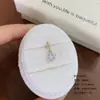 Pendiente de Acero de Titanio 316L de Moda Super Brillante Dorado Café Colgante de Gota de Agua Cuadrado Incrustado Circonita Piercing de Cartílago Auricular Tornillo Externo Pendiente para Oreja
