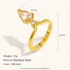 Anel de Zircônia Coroa Gota Cruzada Venda Quente Transfronteiriça Joias Anel Listrado Vertical Banhado a Ouro 18K Aço Inoxidável Estilo Leve de Luxo