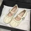 Sapatos Mary Jane Pérola Francesa Feminino 2026 Outono Novo Estilo Fada Gentil Estilo Noturno Solado Macio Sapatos de Ballet Vovó Single