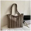 Bolso Tote Rayado Artístico de Moda para Viajes, Gran Capacidad, Primavera y Otoño 2026, Bolso de Hombro Casual Elegante, Retro Exquisito