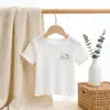 Camiseta Infantil de Manga Curta Bordada Nova de Seda de Gelo, Roupa de Verão com Bordas Franzidas, Top Fofo e Estiloso para Meninas Pequenas e Bebês