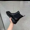 Botas Chelsea retrô de tornozelo, botinhas femininas, nova coleção outono 2026, solado reto, estilo britânico, estilo chaminé, botas Martin que aumentam a altura