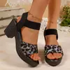 Sandalias de cuña talla grande, nuevo estilo verano 2026, sandalias de plataforma con cuña elásticas sin cordones para mujer al por mayor.