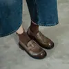 Mocassins Retrô Britânicos em Couro Lavado com Padrão de Crocodilo Primavera 2026 Salto Baixo Bico Redondo Couro Genuíno Corte Profundo Sapatos Individuais para Mulheres