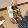 Zapatillas Deportivas Blancas Shougu Modelo Primavera 2026 Velcro Retro Alemanas para Mujer, Tacón Oculto, Versátiles Casuales, Lindas y Únicas Tendencia
