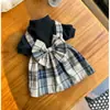 Vestido de tirantes a cuadros patchwork estilo retro amarillo-marrón para gatos y perros, ropa linda para mascotas, estilo británico para perros pequeños