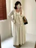 Conjunto de Tricô Suave e Intelectual Plus Size para Mulheres Estilo Inverno 2026 para Meninas Curvilíneas Cardigã Camisola Saia Longa Conjunto de Três Peças