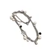Collar de alta cuenta con colgante de corazón floral vintage en capas, cadena de clavícula de moda, accesorio de lujo ligero de alta gama para mujer