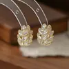 Brincos de Zircônia Microincrustada Novo Estilo Primavera e Verão para Mulheres, Brincos Geométricos de Espiga de Trigo com Design de Nicho, Presilhas de Orelha Exquisitas e Versáteis