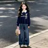 Otoño Primavera 2026 Nuevo Conjunto de Dos Piezas para Niñas Estilo Coreano de Moda Estilo Academia Manga Larga Dulce Dibujos Animados Jeans