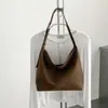Bolsa tote de camurça outono e inverno transfronteiriça, nova bolsa de ombro de alta qualidade e grande capacidade, moda retrô de nicho