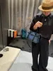 Nova Bolsa Satchel de Design Nicho de Alto Padrão, Bolsa Cesta de Legumes, Bolsa Tote de Lona Fashion e Versátil, Bolsa Jeans para Outono de 2025