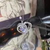 Versa Diseño Exagerado Oversize Viento Oscuro Reina de Picas Colgante Chapado en Oro de 18K Imitación Colgante de Rubí Brillante