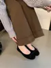 Sapatos de camurça amarela de sola reta femininos 2026 novos primavera e verão vermelho francês sapatilhas sapatos de noite gentis