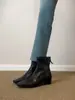 Versão em Couro ~ Botas Elásticas Slim com Salto Interno Normcore para Mulheres com Zíper Traseiro Estilo Britânico Bico Quadrado Versáteis para Trabalho Botas Curtas