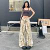 Calça Jeans Feminina Estilo Americano Retrô Estampa de Leopardo Branca Calça Reta Solta Emagrecedora Calça Jeans Longa Calça com Estampa de Leopardo Branca