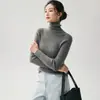 Colección Otoño/Invierno 2026 Baicai Rong: Prenda de Alta Gama, Corte Holgado, Estilo Jersey, Canalé, Suéter de Punto Ajustado con Cuello Alto