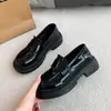 Mocasines negros de piel suave genuina para mujer, estilo slip-on, nuevo modelo otoño 2026, zapatos pequeños de piel, estilo británico, zapatos planos retro versátiles