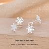 Brincos de Prata Esterlina S999 em Formato de Floco de Neve para Mulheres, Não é Necessário Remover ao Dormir, Piercing de Orelha Luxuoso e Acessível C00419