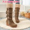 2025 Exportación Transfronteriza Otoño e Invierno Europeo y Americano Nuevas Botas de Cuero para Mujer con Cuña Lista para Usar Punta Redonda Borde de Piel Talla Grande Mujer