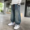 Calça Masculina Estilo Primavera/Outono 2026 Novo Estilo para Crianças de Média e Mais Velhas Roupas de Primavera Calça Jogger Masculina Jeans Macio Estiloso de Primavera para Crianças