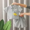 Comércio exterior novo terno de verão infantil de três dimensões com bolso de urso, manga curta e shorts, para meninos, casual, confortável, fino